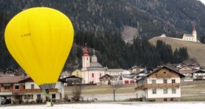 Heißluftballon - Landung in Hof