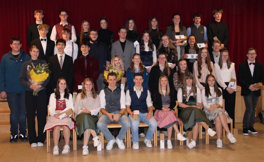 34 Jungbürger feierten ihre Volljährigkeit