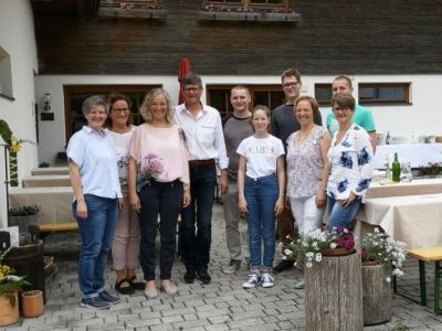 Familie Weiler lud zum Tag des Offenen Bienenstocks