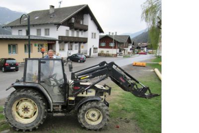 Pircher Lois fährt Cabrio