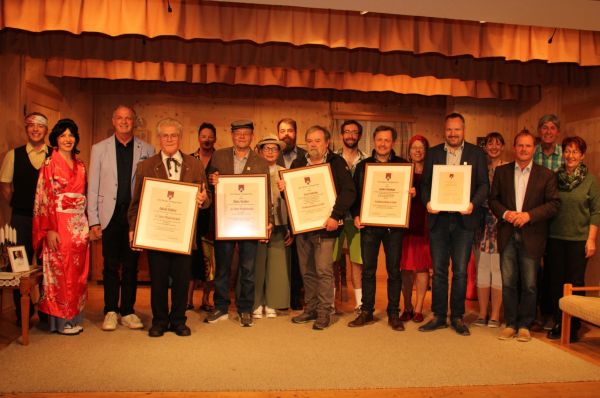 Viel Handlung und Humor im Theater der Heimatbühne